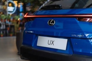 Lexus UX lifestyle 26