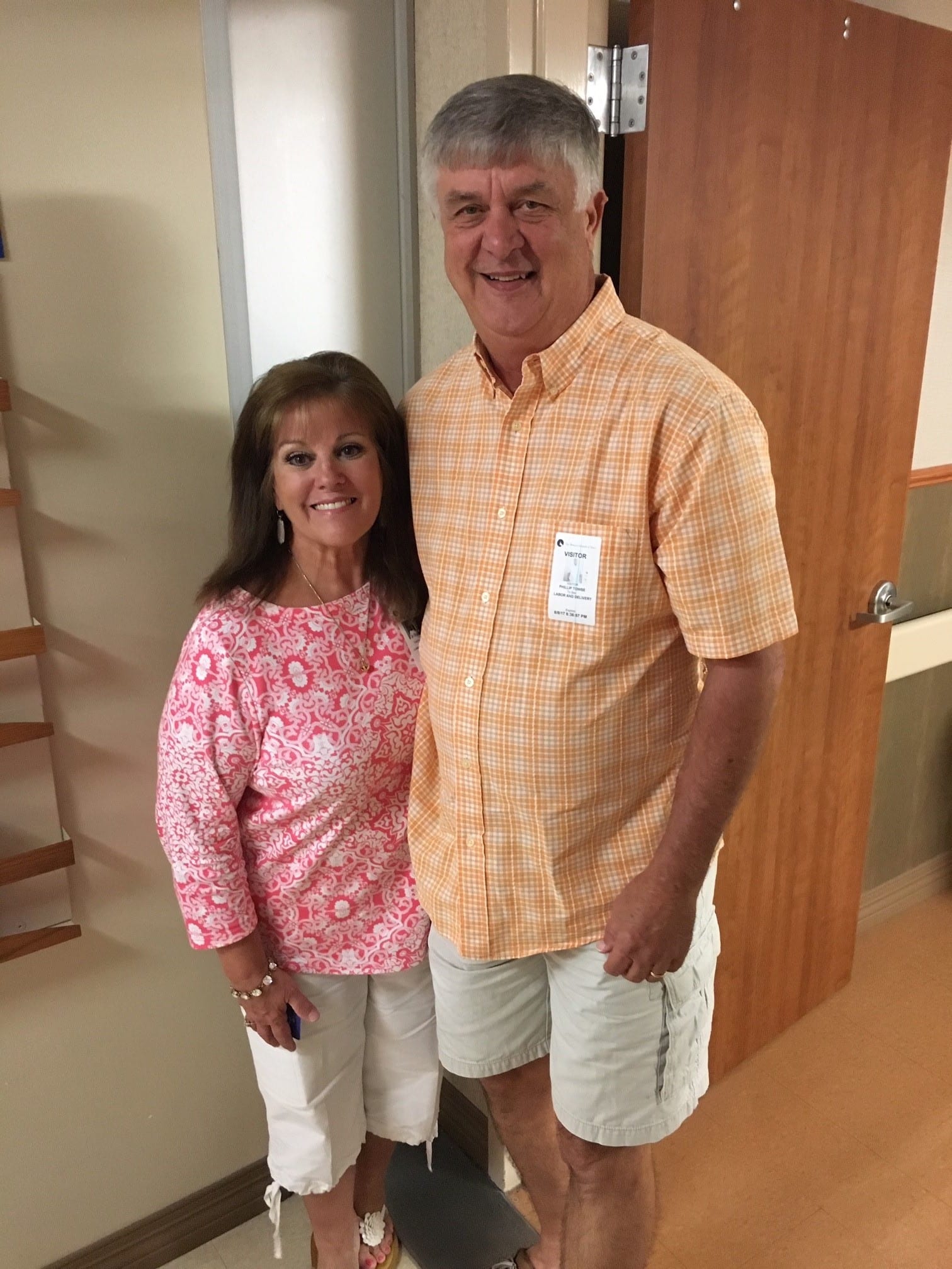 Phil Towse, a COVID-19 patient who received a convalescent plasma transfusion, with his wife, Cathye Jo.