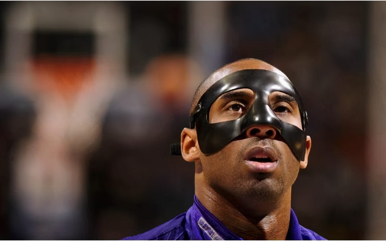 如果球員戴面具顏值分衛五個等級：三角面具C級，Kobe為A級，而他是SSS級！-黑特籃球-NBA新聞影音圖片分享社區