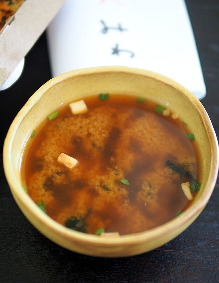 Just place the 'misodama' in a bowl and add hot water for a satisfying miso soup to accompany your meal