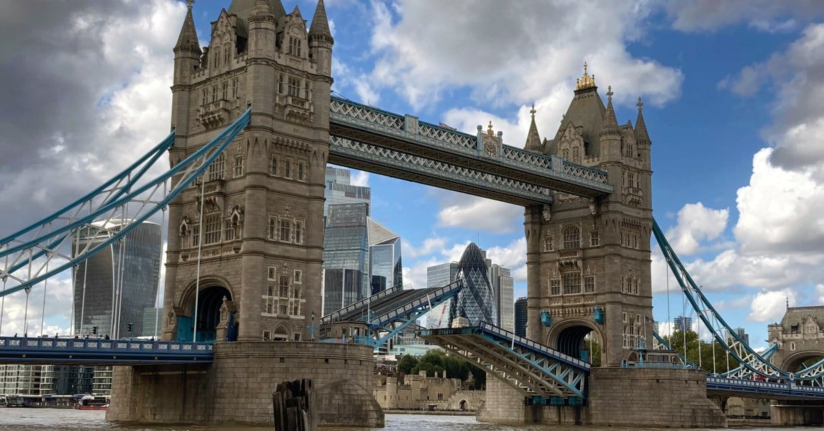 London's Famous Tower Bridge Gets Stuck in an Open Position