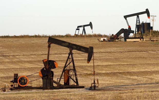 Oil price slides over 2% from 7-year high on more US-Iran talks