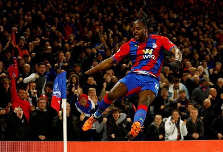 Football: Soccer-Arsenal top-four hopes suffer blow with 3-0 defeat at Palace