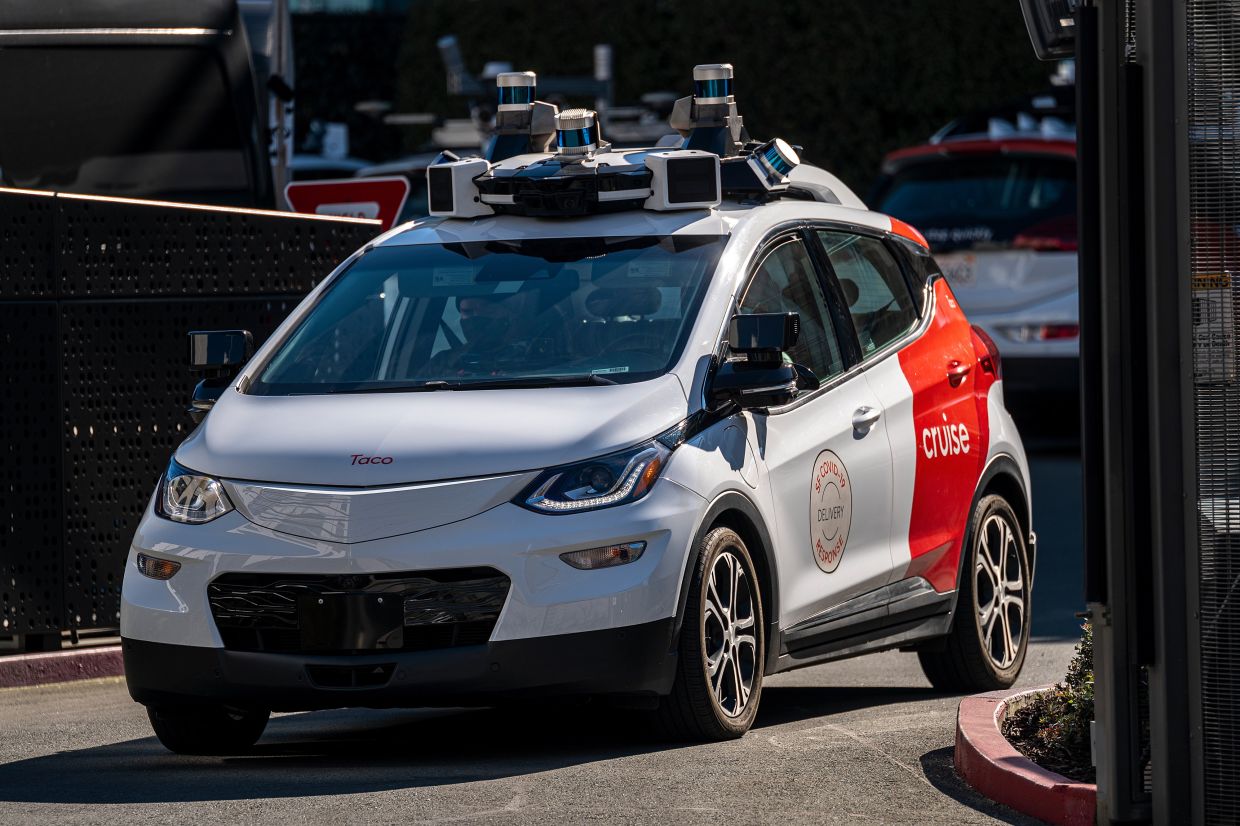 Cops confused after stopping driverless taxi in San Francisco | MyWinet