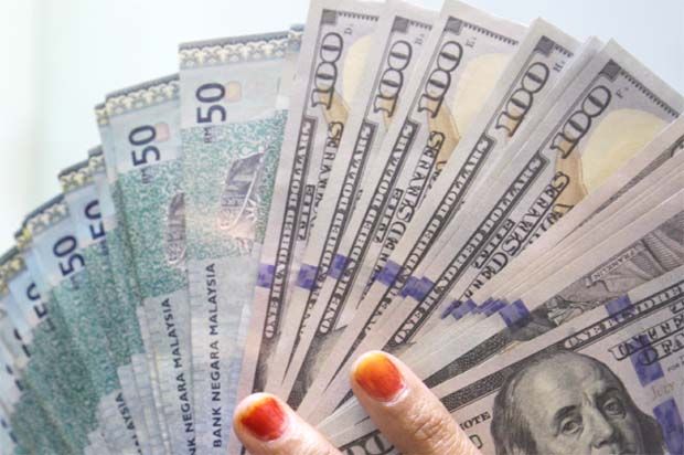 Ringgit lower against US dollar at the close