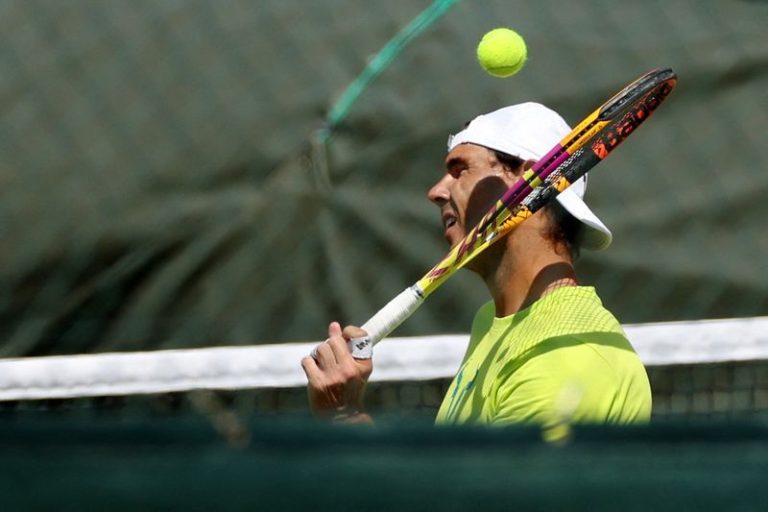 Tennis: Tennis-Injured Nadal turns up for practice ahead of Kyrgios showdown