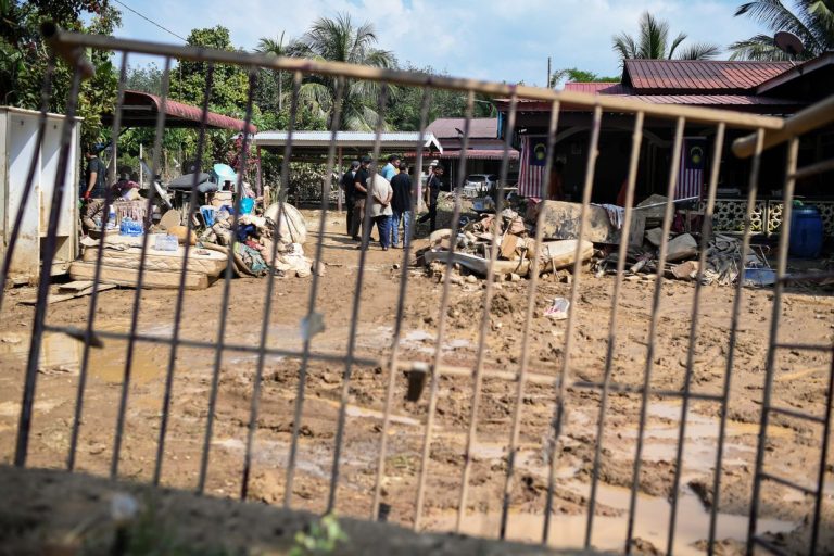 Baling floods: Kg Hangus villagers suffer about RM550,000 in losses